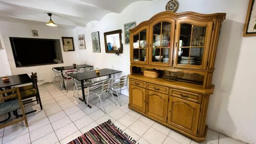 Restorāns, Kisvasút Közösségi Vendégház Szokolya (Kisvasut Kozossegi Vendeghaz Szokolya) in Szokolya