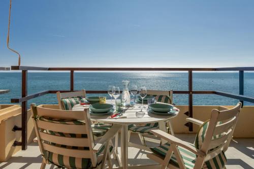 Fronte mare con parcheggio!