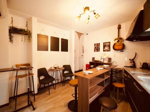 YES HOTEL - Private room Free bicycle – khách sạn tại Sannomiya