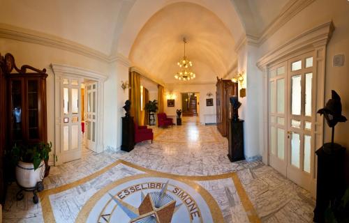 Паб/Коктейль-бар, Villa Angelina in Маса Любренсе