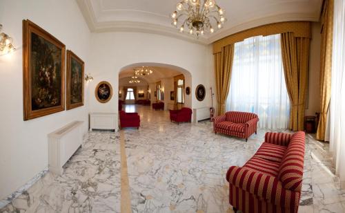 Паб/Коктейль-бар, Villa Angelina in Маса Любренсе