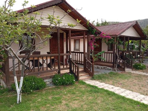 Fesleğenbükü Kamp (Feslegenbuku Kamp) in شوكيرتمي