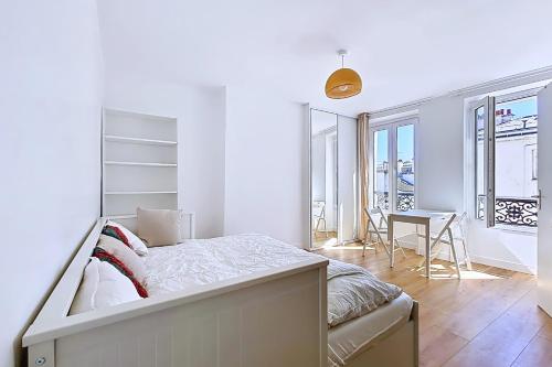 Cosy studio near Montmartre - image 12