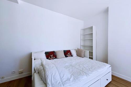 Cosy studio near Montmartre - image 14