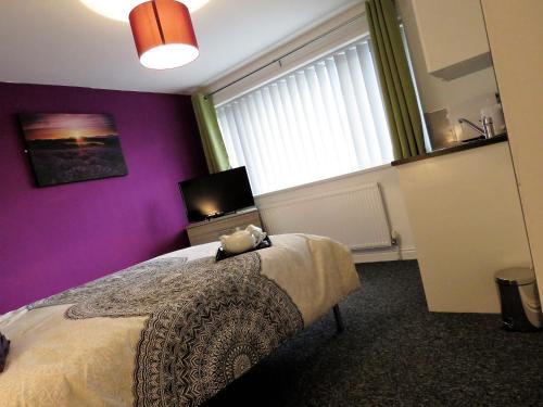 StayNEC Moat House Birmingham - For Company, Contractor and Leisure Stays - NEC, HS2, JLR, Airport