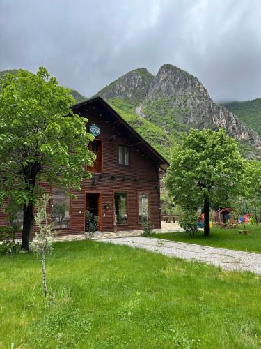Bujtina Alpine Vanat