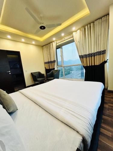 Elysium Retreat Premium Luxury Apartments Facing Centaurus Mall Islamabad - image 6