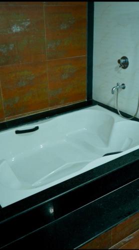 RiverDale Royale Villa-Perfect Riverfront Escape in Vikramgad