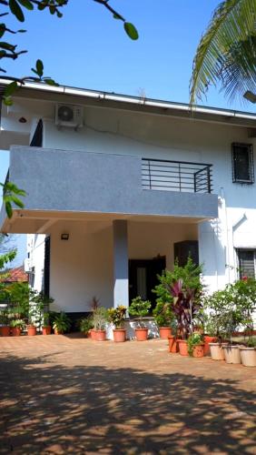 RiverDale Royale Villa-Perfect Riverfront Escape in Vikramgad
