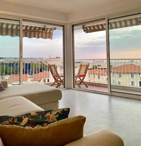Juan les Pins Le Bristol, 3 room apartment with sea view photo 2