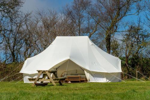Boscoppa Farm-Emperor Tent No2