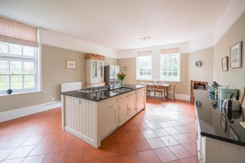 The Old School House Friston - image 3