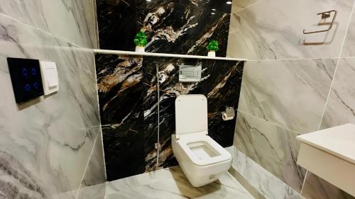 Gold Crest Executive Residency Premium Apartments - DHA Phase 4 Lahore - image 7