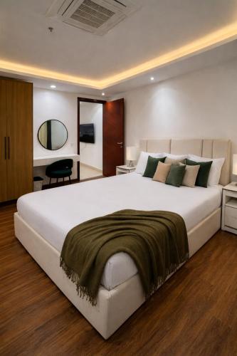 Gold Crest Executive Residency Premium Apartments - DHA Phase 4 Lahore - image 4
