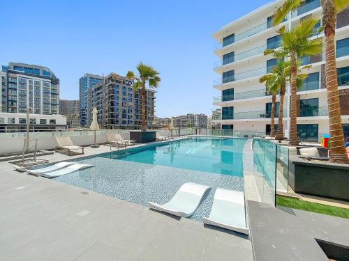 Chic Studio in Arjan with pool game room and gym
