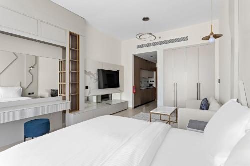 Lux studio in Arjan with pool and full amenities - image 3