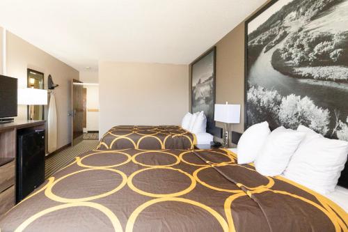Super 8 by Wyndham Lexington - image 19