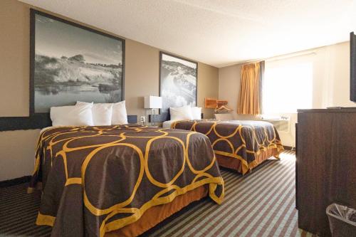 Super 8 by Wyndham Lexington - image 40