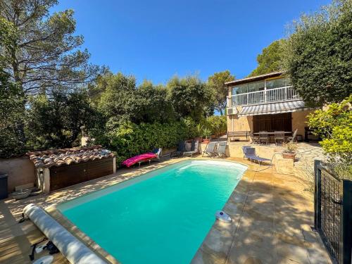 Grande bastide familiale avec piscine & jardin – khách sạn tại Le Bonfin