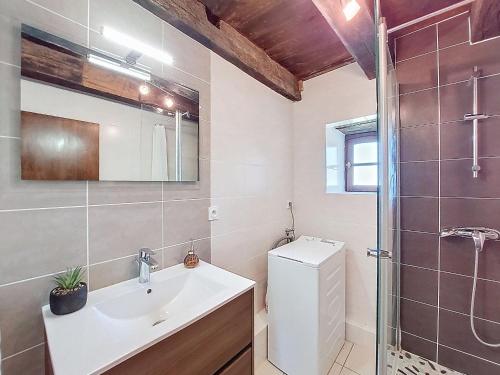 Vannas istaba, Holiday Home Le Petit Gite by Interhome in Jayac ciems