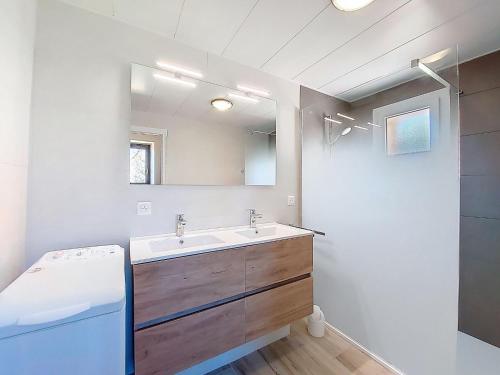 浴室, Holiday Home Le Pigeonnier by Interhome in 加亞克