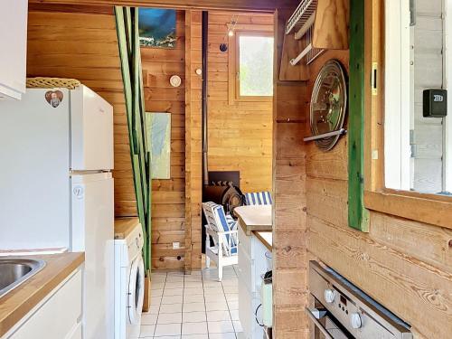 Konyha, Holiday Home L'Escouarte by Interhome in Carcans