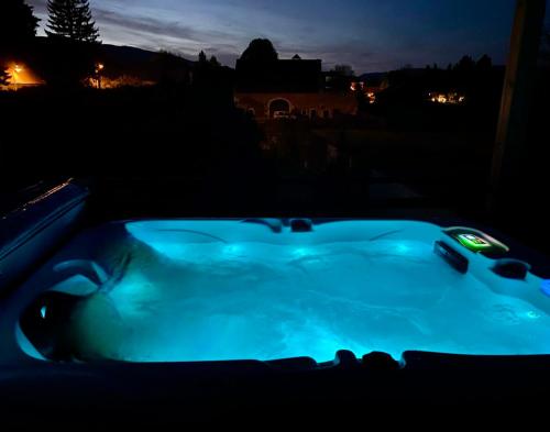 Countryside Retreat, Jacuzzi, Panoramic Views - Artemare
