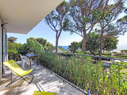Balcony/terrace, Apartment Boudi-ou-2 by Interhome in Antheor