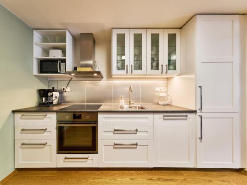 مطبخ, Apartment Na Kovárně by Interhome (Apartment Na Kovarne by Interhome) in بيك بود سنيزكو