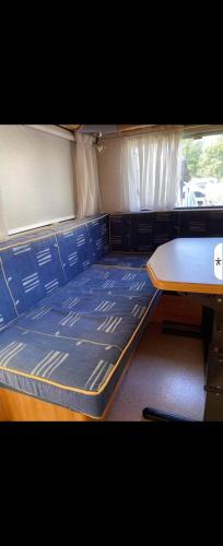Charming Mobile Home Retreat in Katrineholm, Sweden – khách sạn tại Bromma