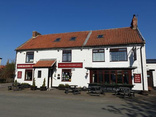 Exterior view of The Chequers Inn