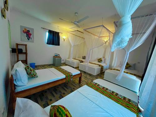 Karibu House Paje Room Type - Quadruple Room
