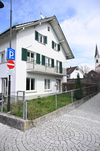 Central Apartment with Gym & Style in Wolfurt