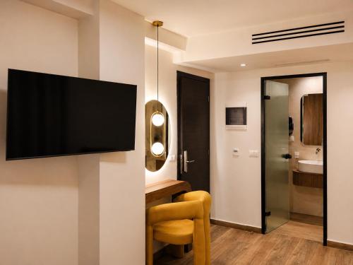 Morfeas City Hotel – Rhodes Town, AZ