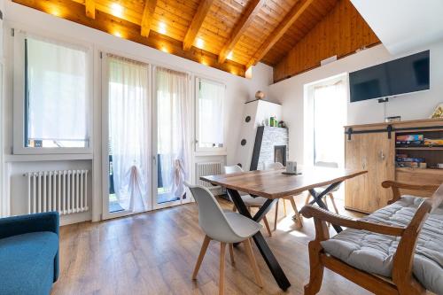 Railway Loft Design 3 room & 3 bathrooms 8 people with Garage by Immobilux
