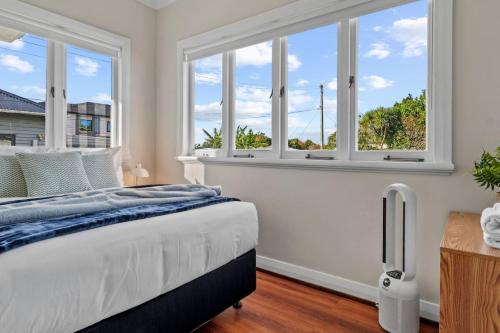 Family Comfort with Aircon Backyard and Parking - image 2