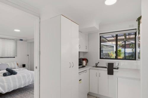 Kitchen, Bayview Nook Tanilba Bay in Lemon Tree Passage