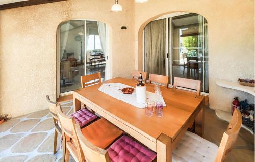 Viesnīcas āriene, Maison Avec Piscine in Montady