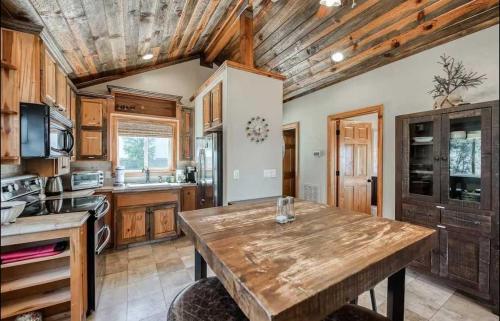 Casita Getaway Family 1BR 1BA AC Stunning Views in Shaver Lake (CA)