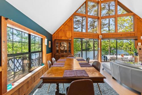 設施, Riverfront Retreat with Dock, Kayaks and Views in 謝爾比