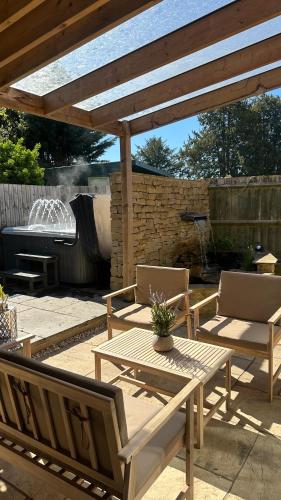 Entire Cotswolds barn retreat in Carterton