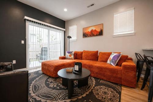 IRIE Living-Serene Kg 2Bd Gym Pool BRAND NEW