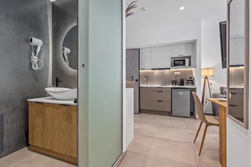 Athens Theatrou Apartments - image 13