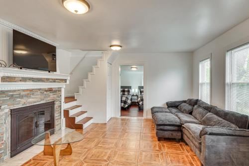 Nature & City Access! Family Home in North Jersey in Fairfield