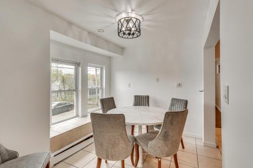 Nature & City Access! Family Home in North Jersey in Fairfield