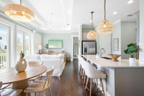 Shell Yeah by Stay on 30A, Pool, Bikes, Golf Cart in Seagrove Beach (FL)