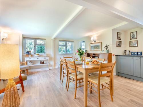 Iekārtas, 2 Bed in Brockenhurst oc-94003 in East End