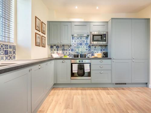 Iekārtas, 2 Bed in Brockenhurst oc-94003 in East End