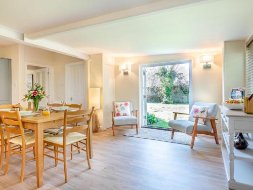 Iekārtas, 2 Bed in Brockenhurst oc-94003 in East End