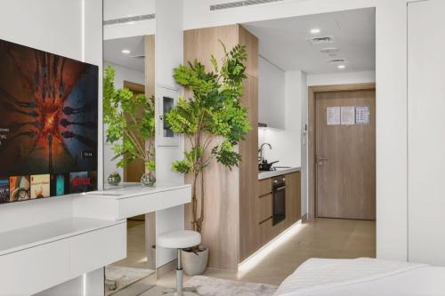 FIRST CLASS Studio Peaceful and Near Sports Hubc - image 4